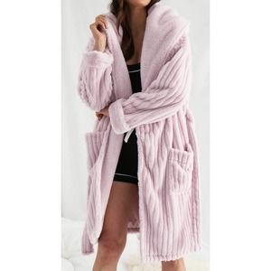 NWT Pretty You London Pink Cloud Robe in S/M